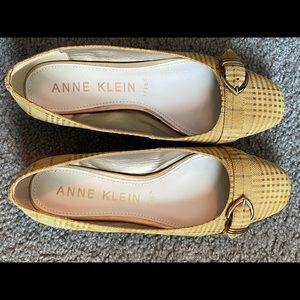 Anne Klein flats, size 9 womens